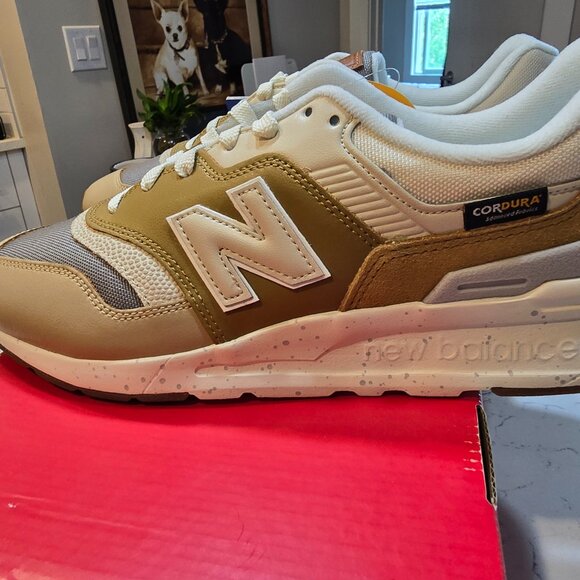 New Balance Classics Traditionnels 997H Beige White CM997HZZ CORDURA Mens 10 NEW - Picture 1 of 12
